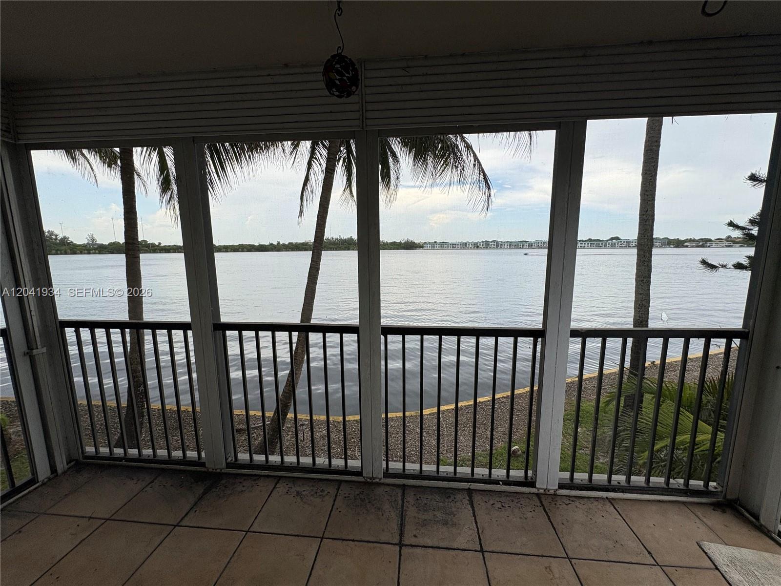 1075 NE Miami Gardens Dr Unit: 211