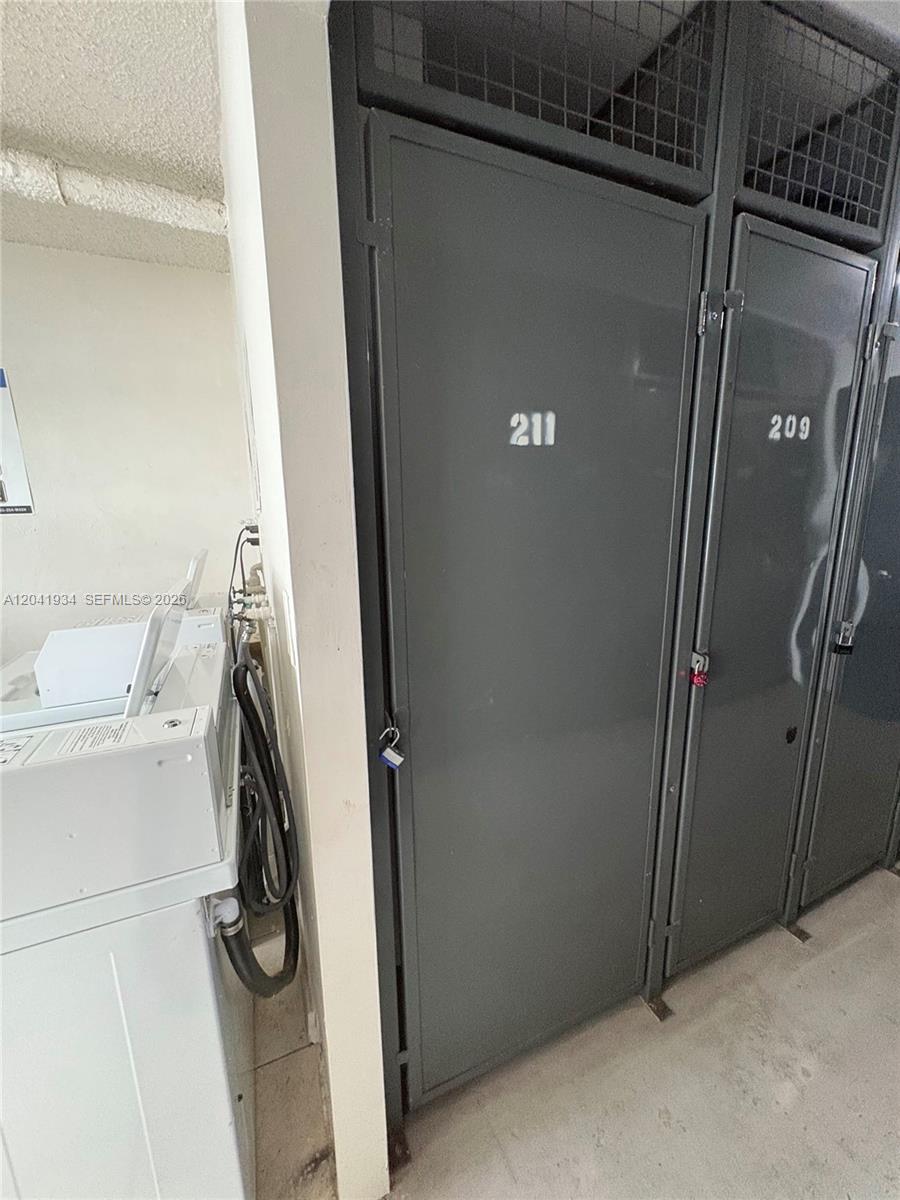 1075 NE Miami Gardens Dr Unit: 211