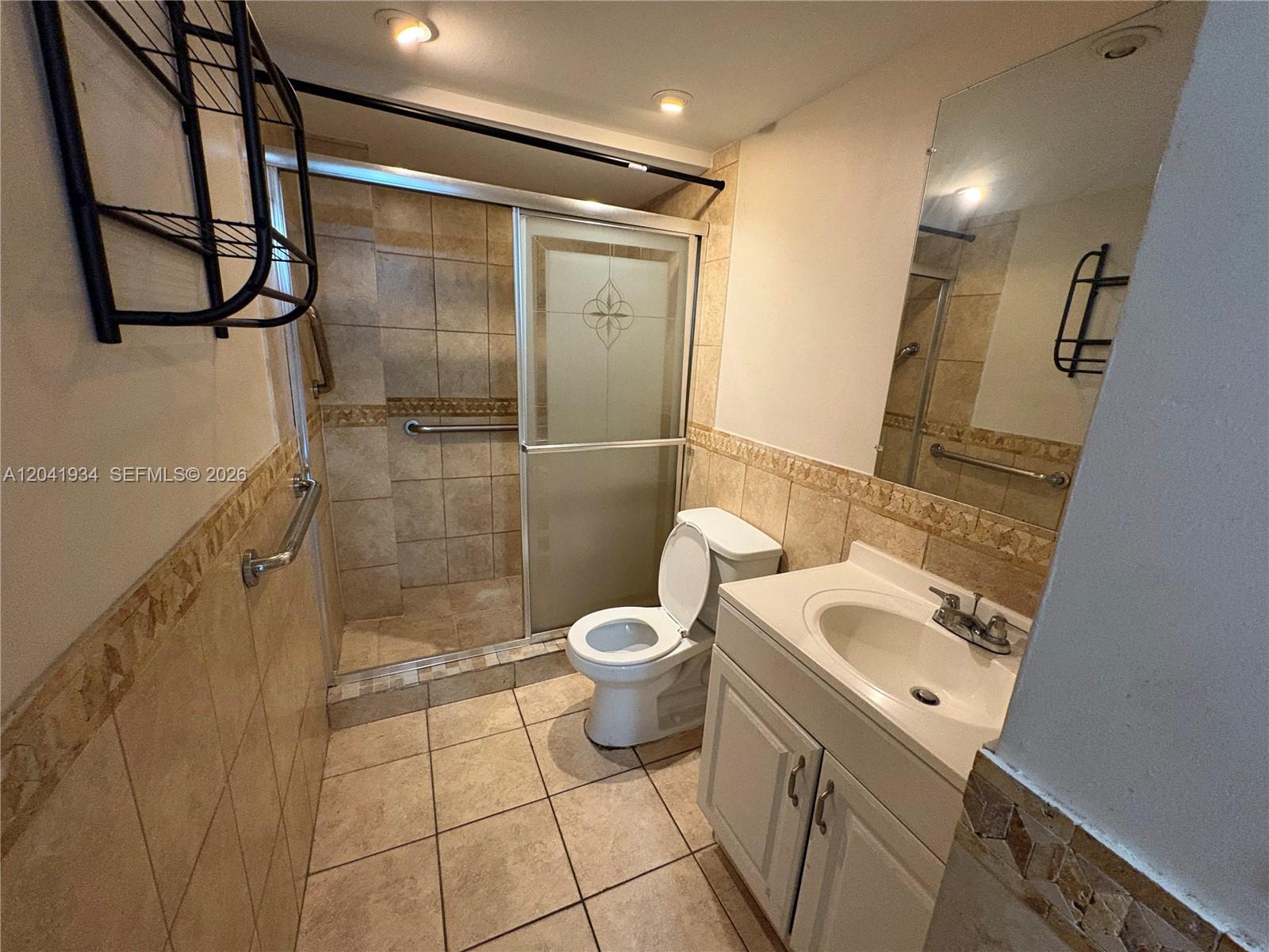 1075 NE Miami Gardens Dr Unit: 211