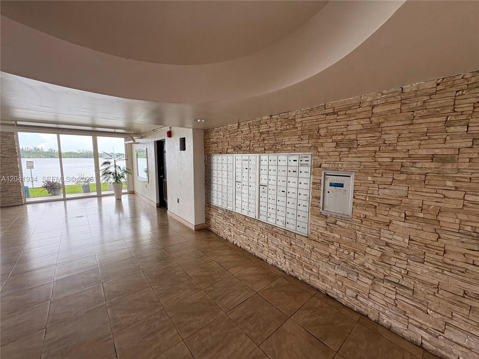 1075 NE Miami Gardens Dr Unit: 211