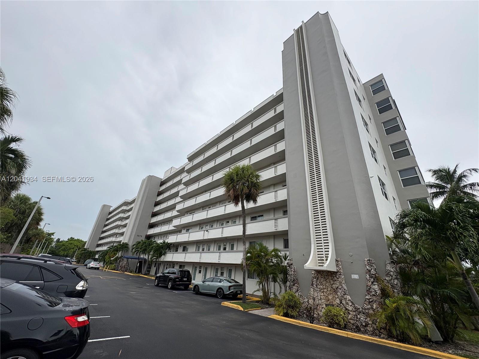 1075 NE Miami Gardens Dr Unit: 211