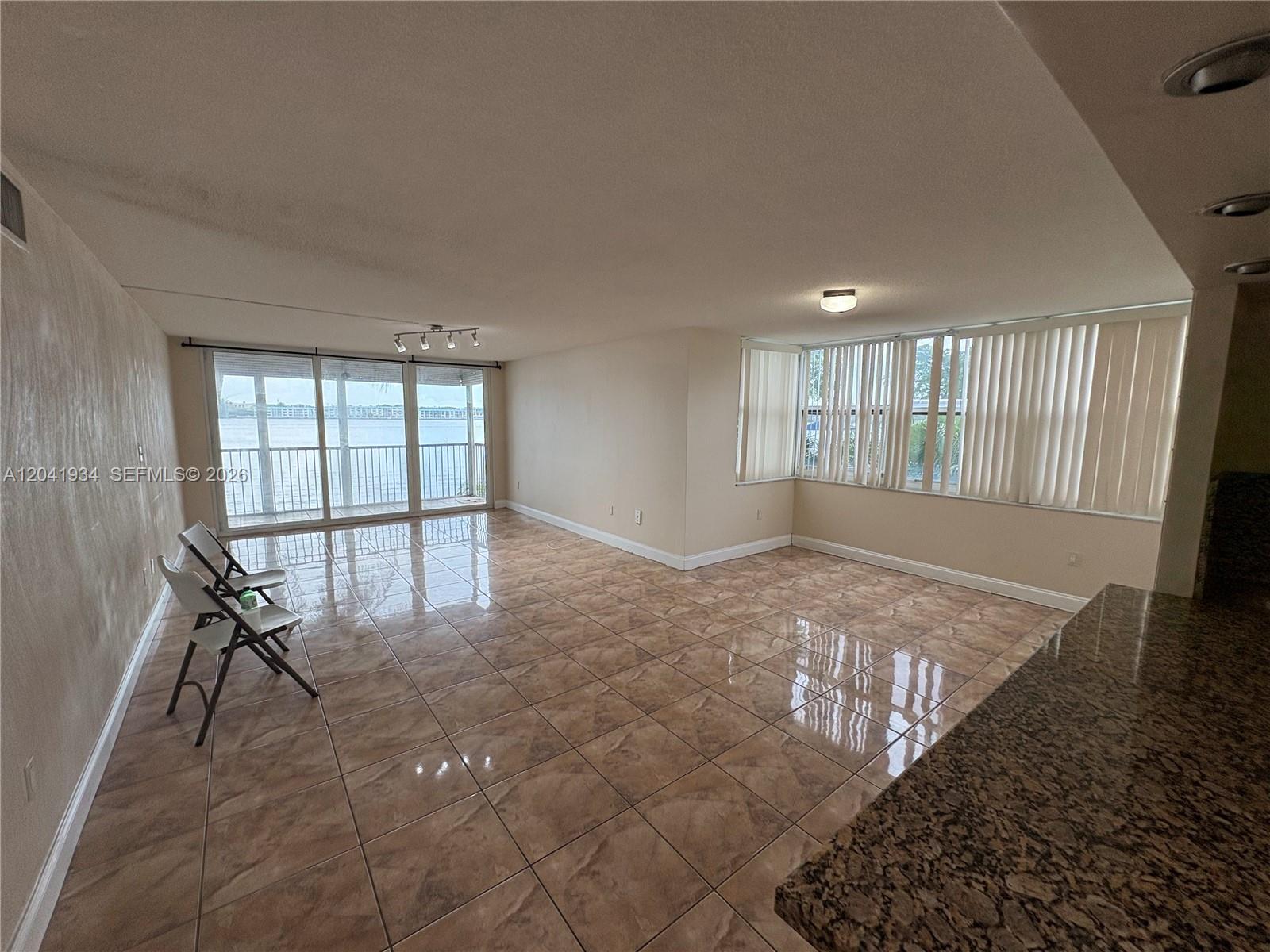 1075 NE Miami Gardens Dr Unit: 211