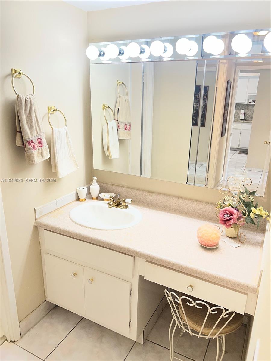 1351 NE Miami Gardens Dr Unit: 222E