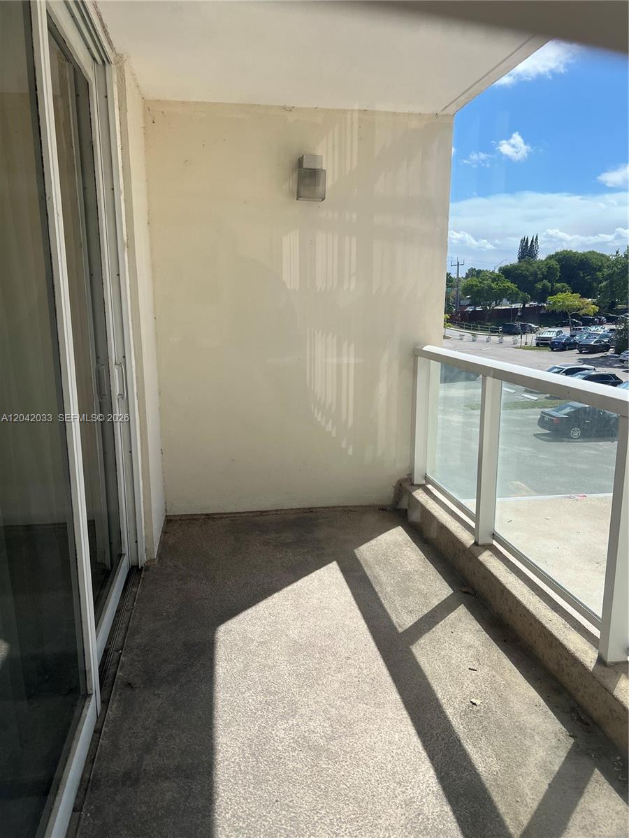 1351 NE Miami Gardens Dr Unit: 222E
