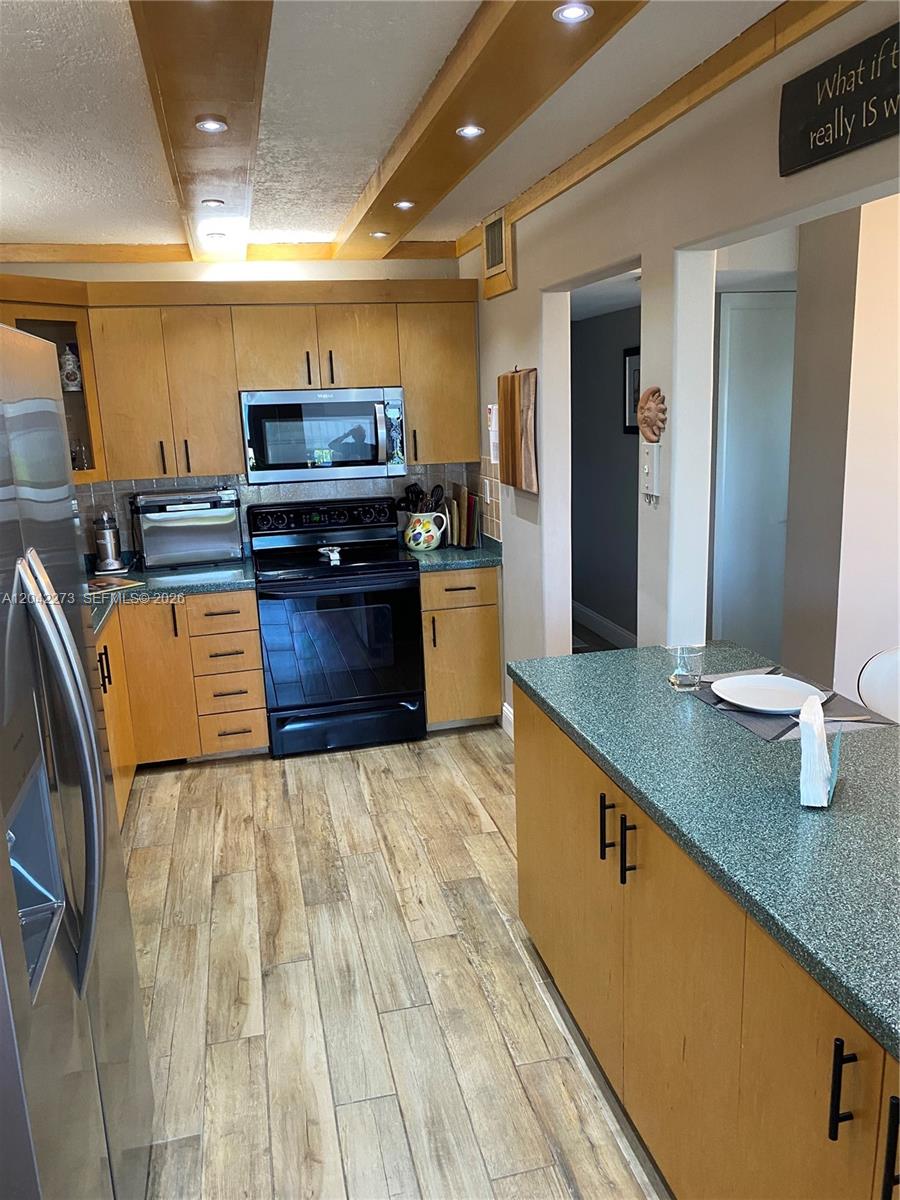 531 N ocean # 611