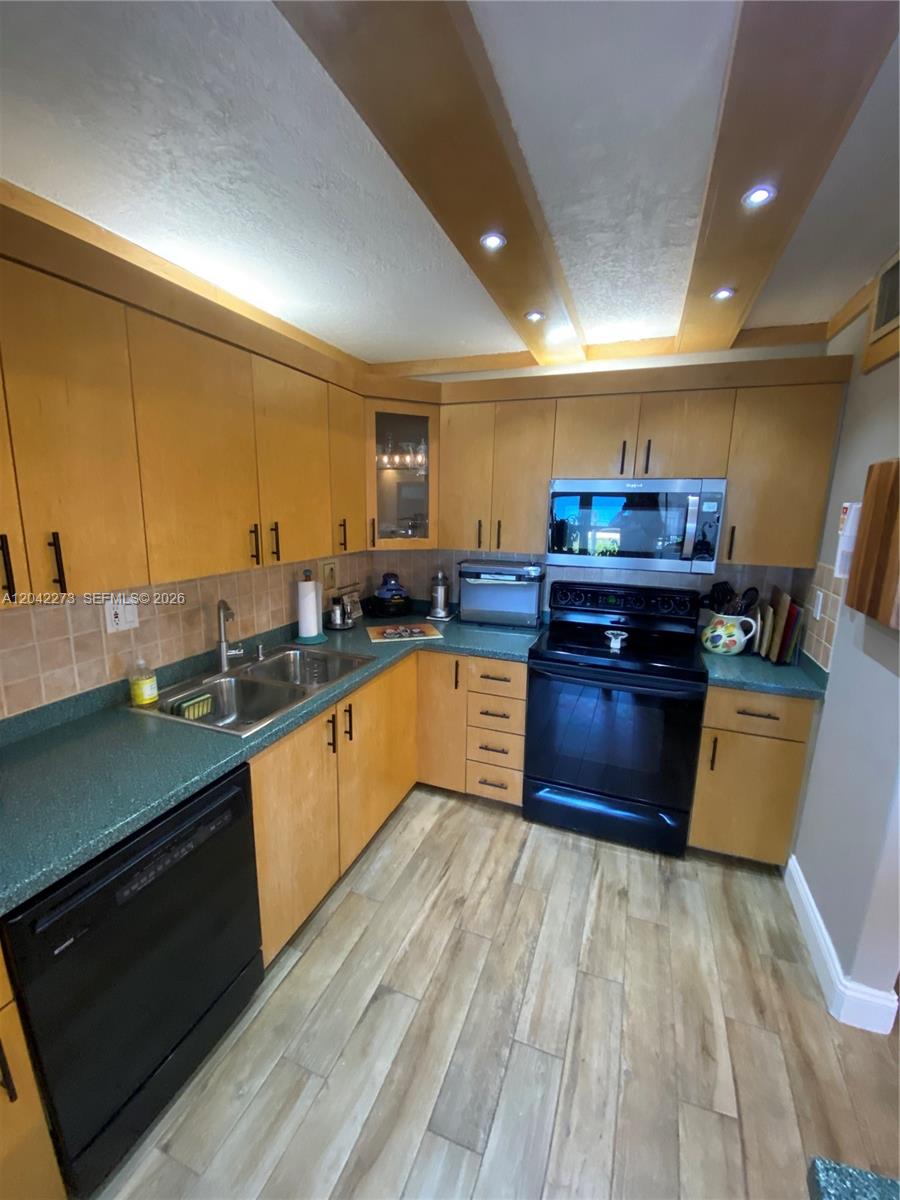 531 N ocean # 611