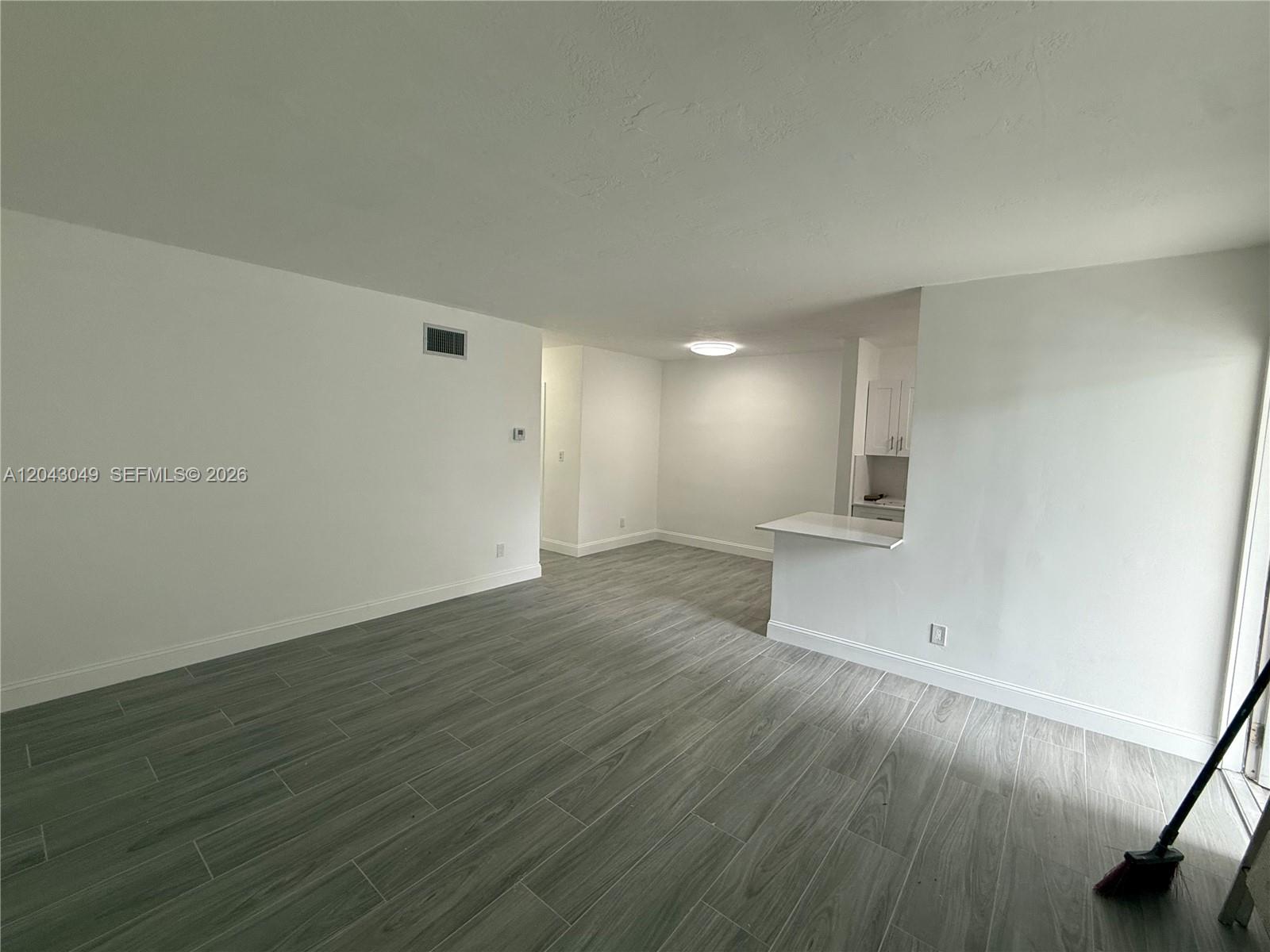 1895 Venice Park Dr # B6