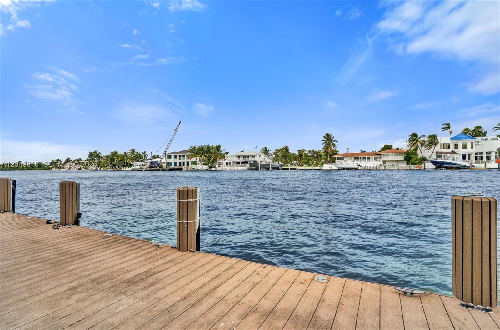 2639 N Riverside Dr # 206