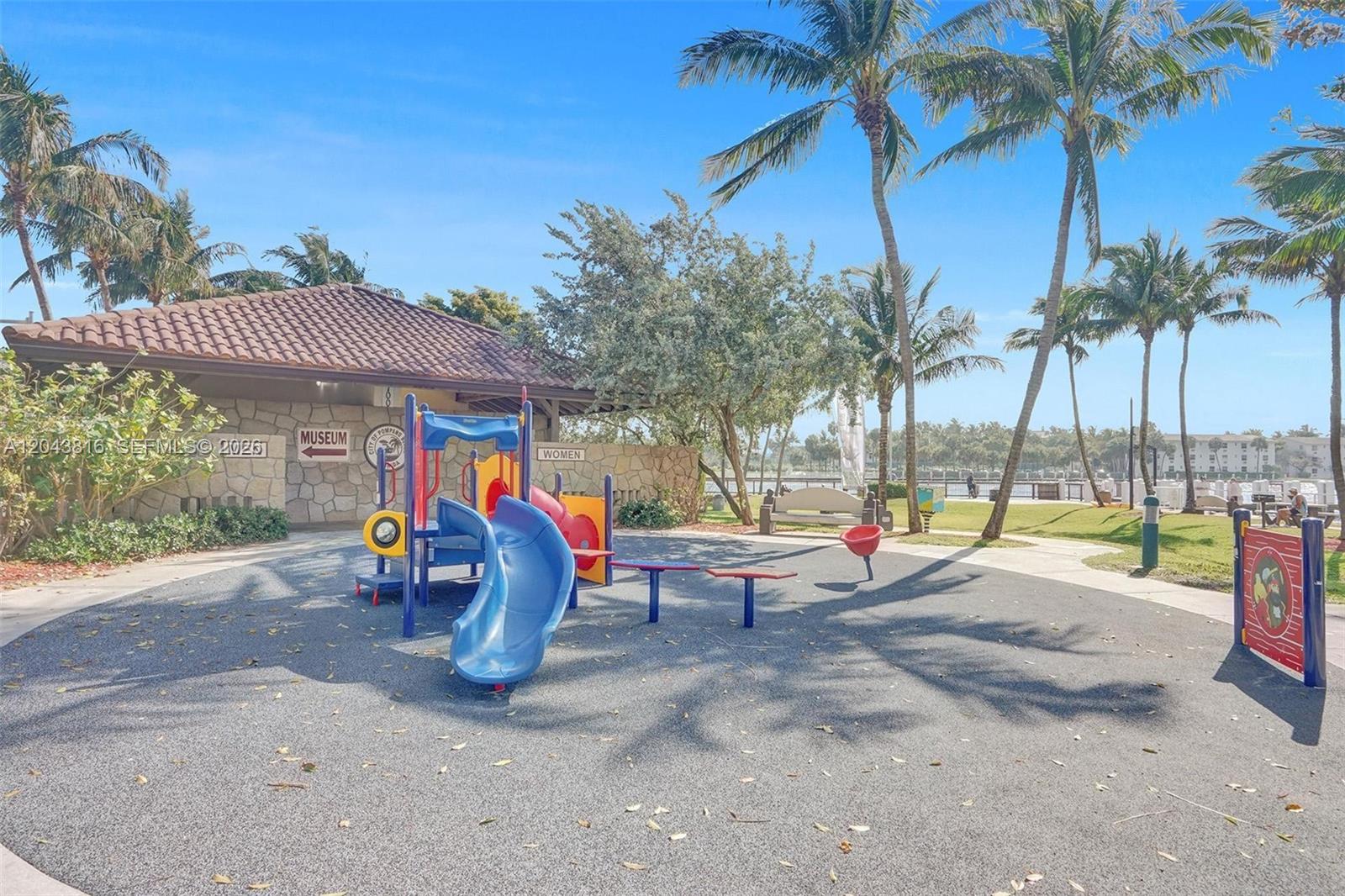 2639 N Riverside Dr # 206