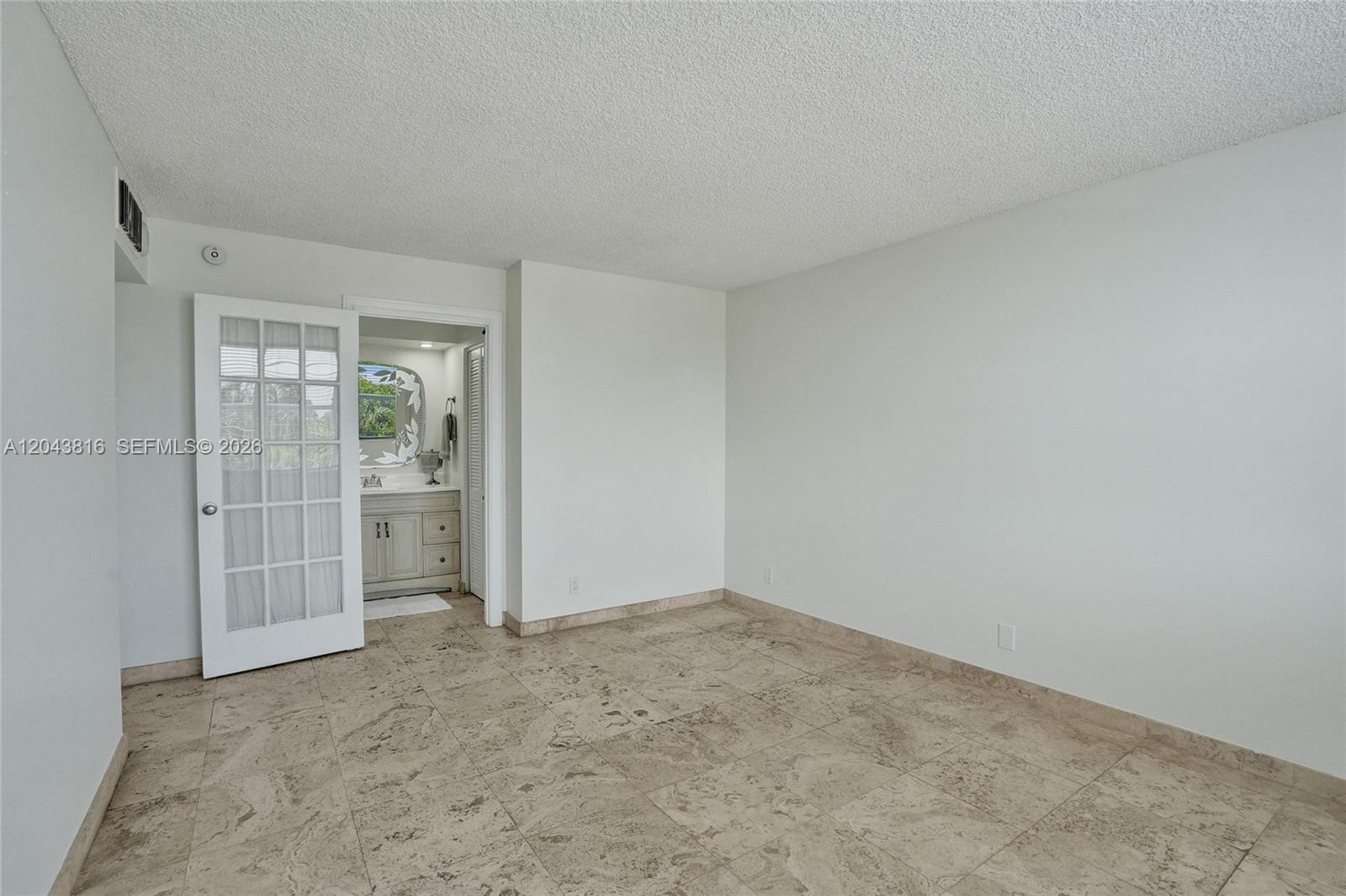 2639 N Riverside Dr # 206