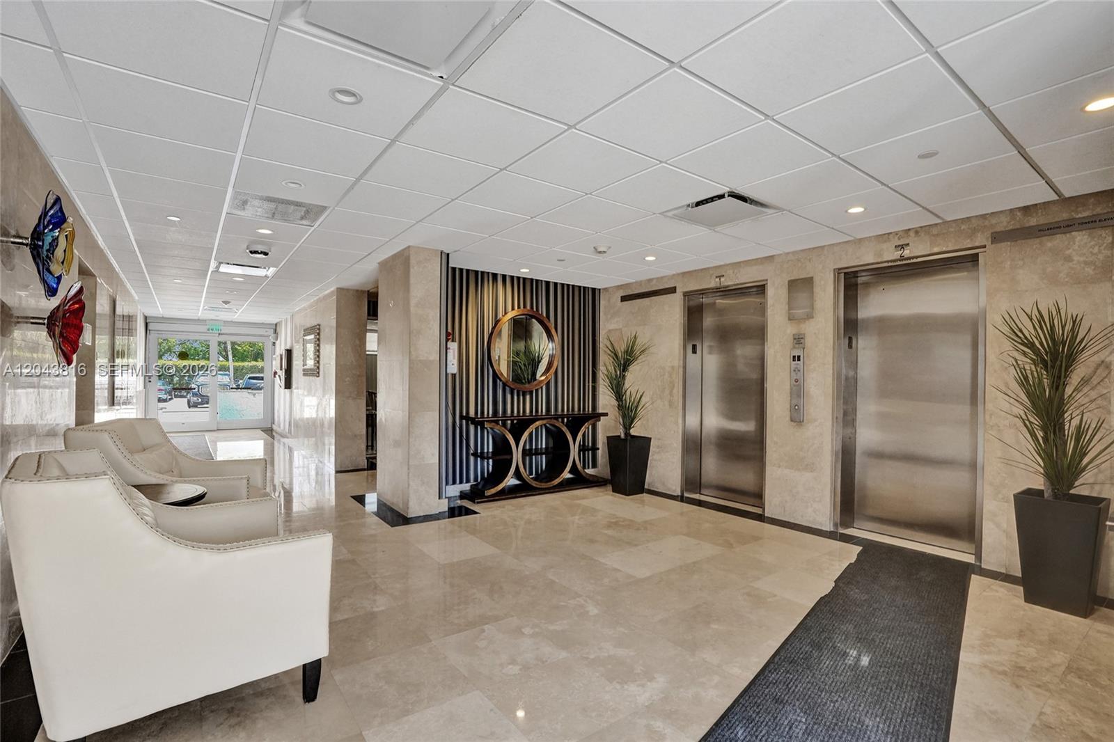 2639 N Riverside Dr # 206