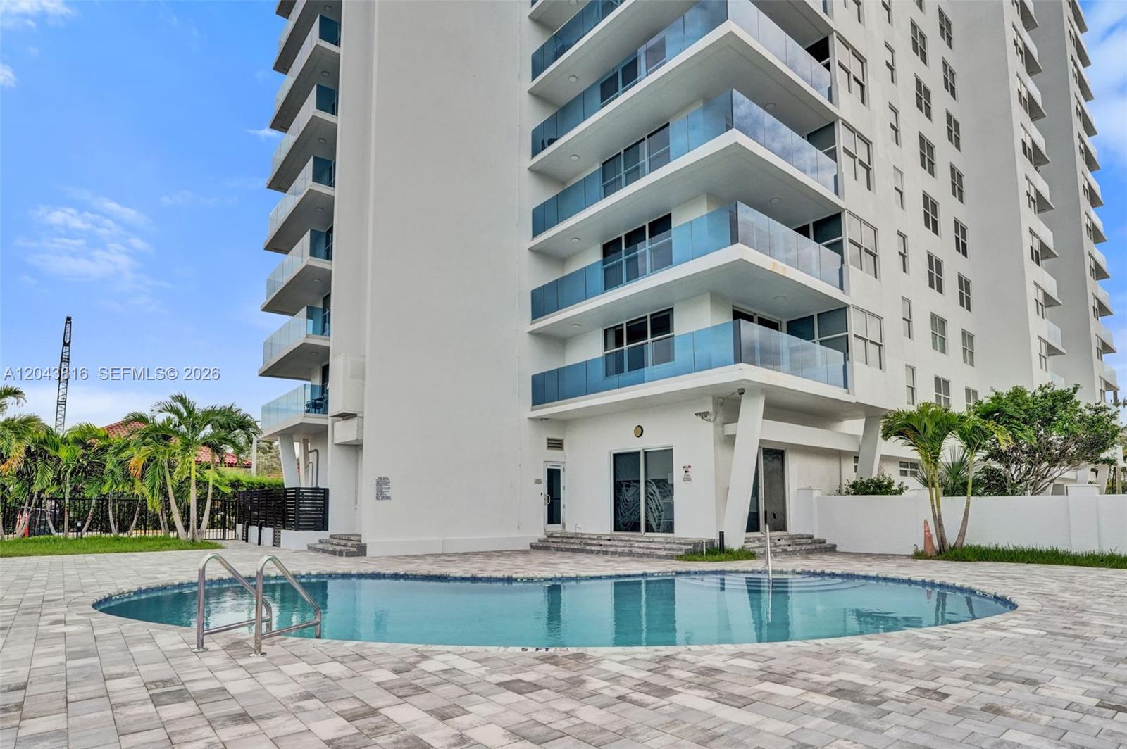 2639 N Riverside Dr # 206