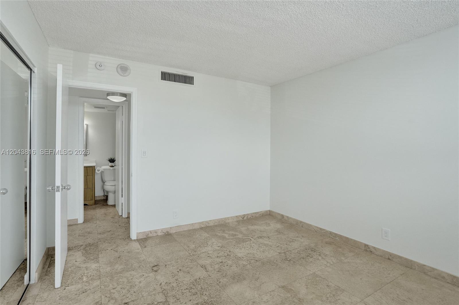 2639 N Riverside Dr # 206