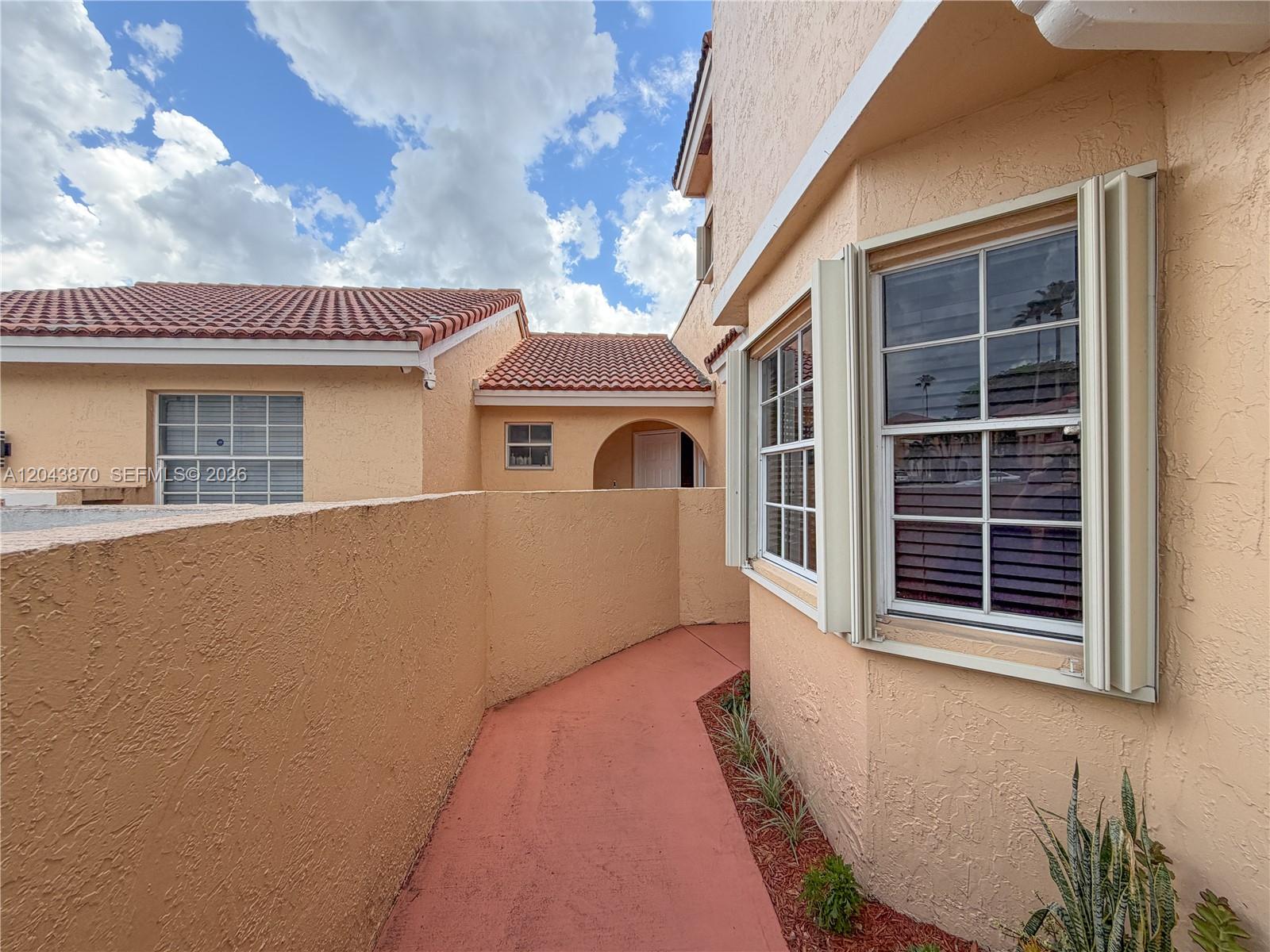 11415 Lakeview Dr # D Unit: 2-D