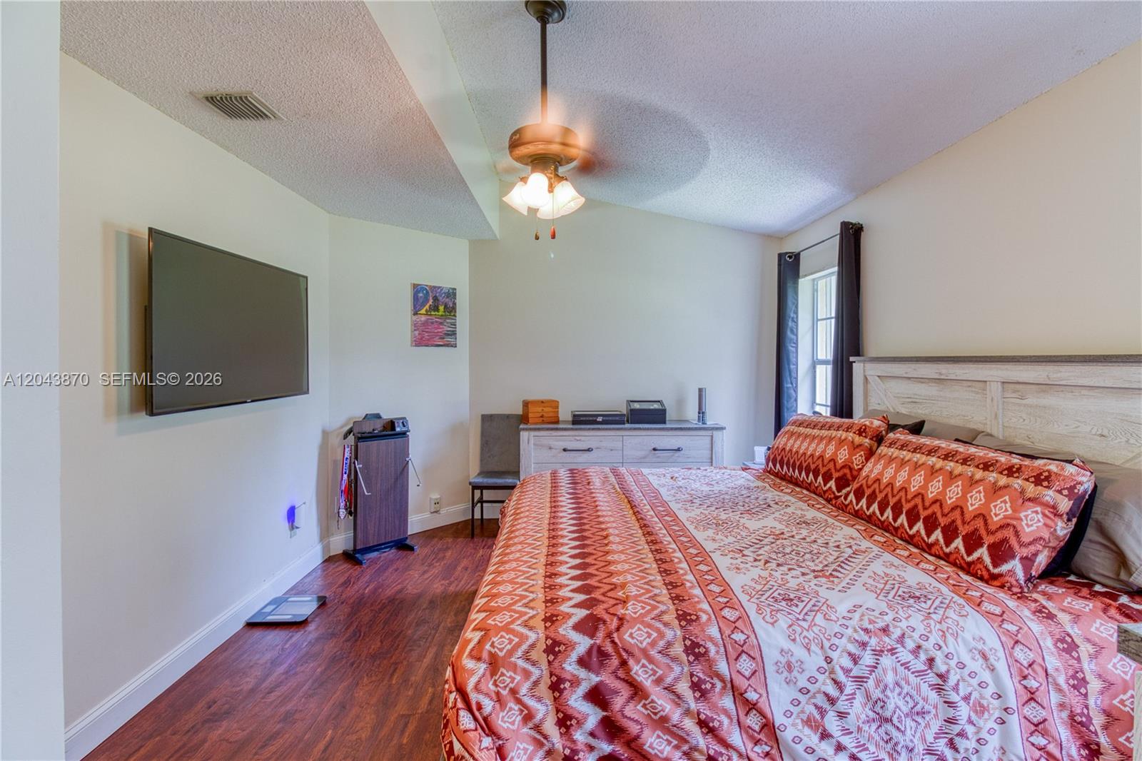 11415 Lakeview Dr # D Unit: 2-D