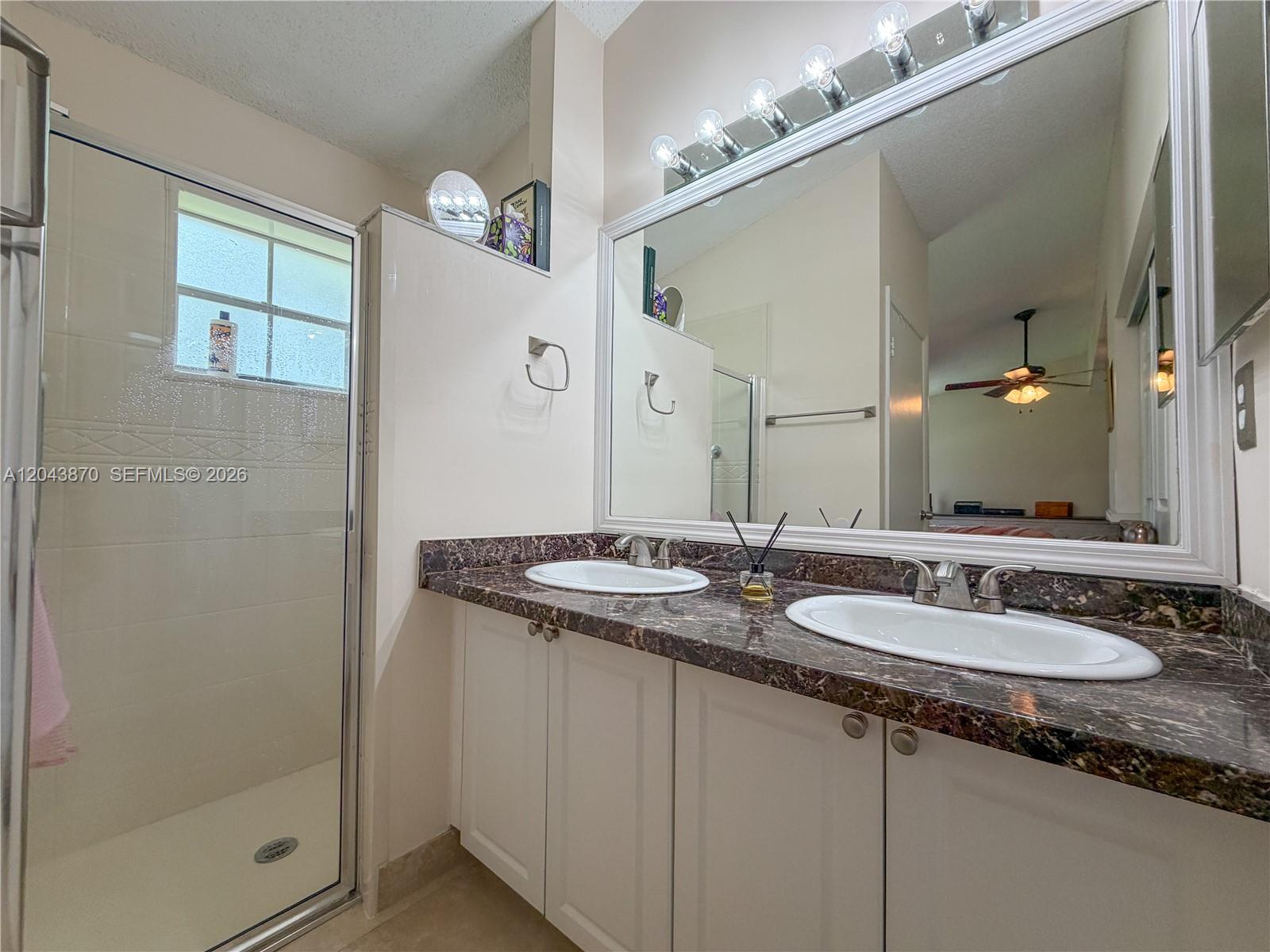11415 Lakeview Dr # D Unit: 2-D