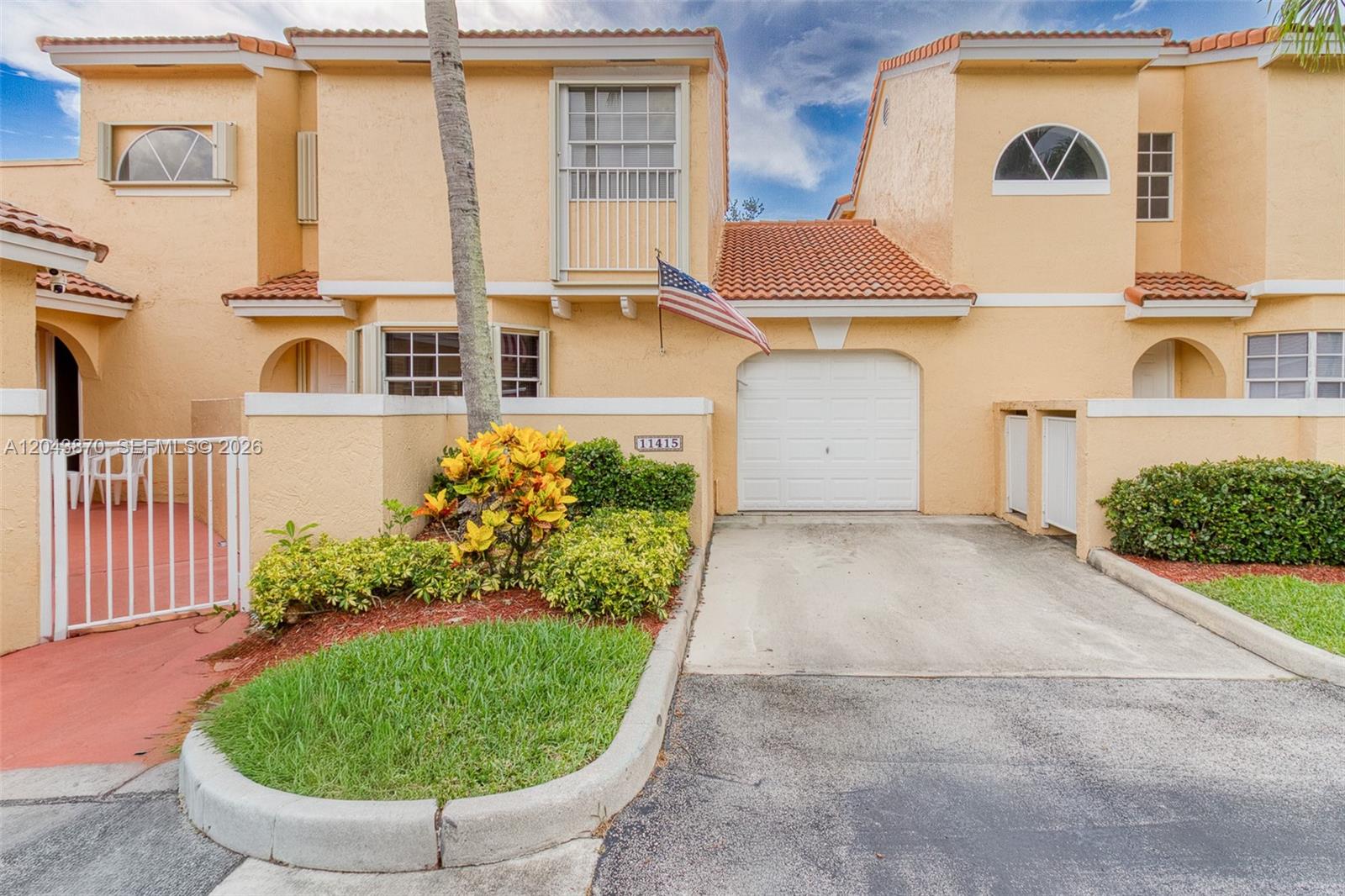 11415 Lakeview Dr # D Unit: 2-D