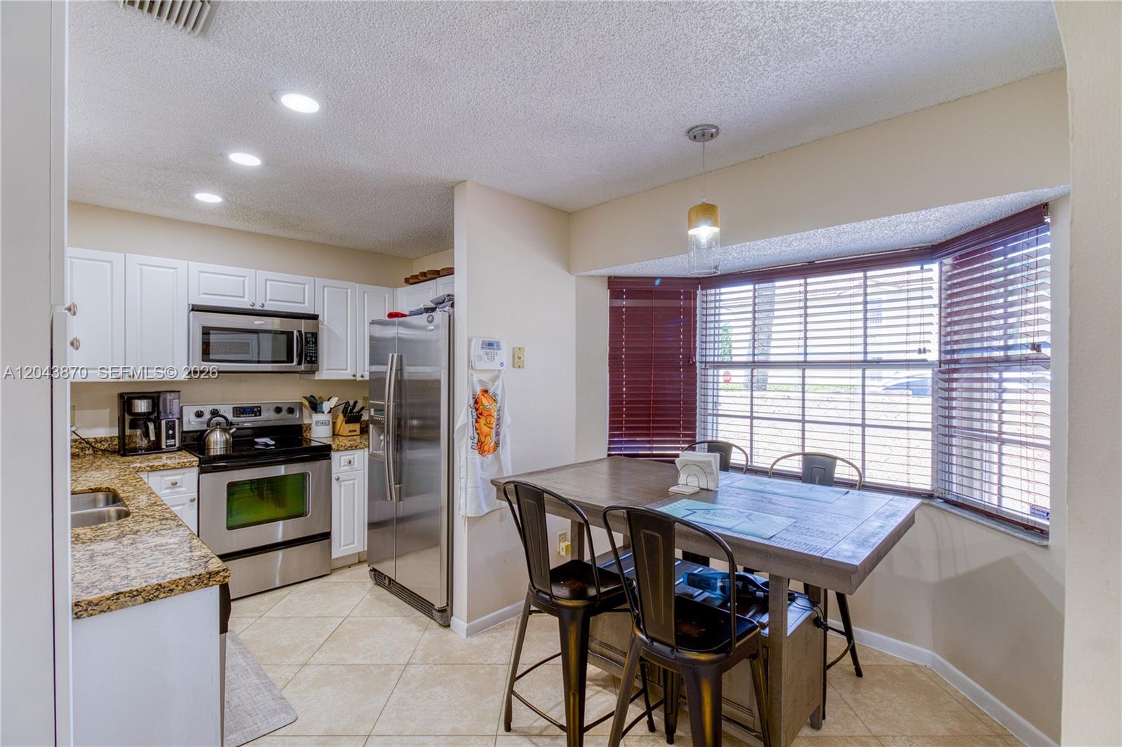 11415 Lakeview Dr # D Unit: 2-D