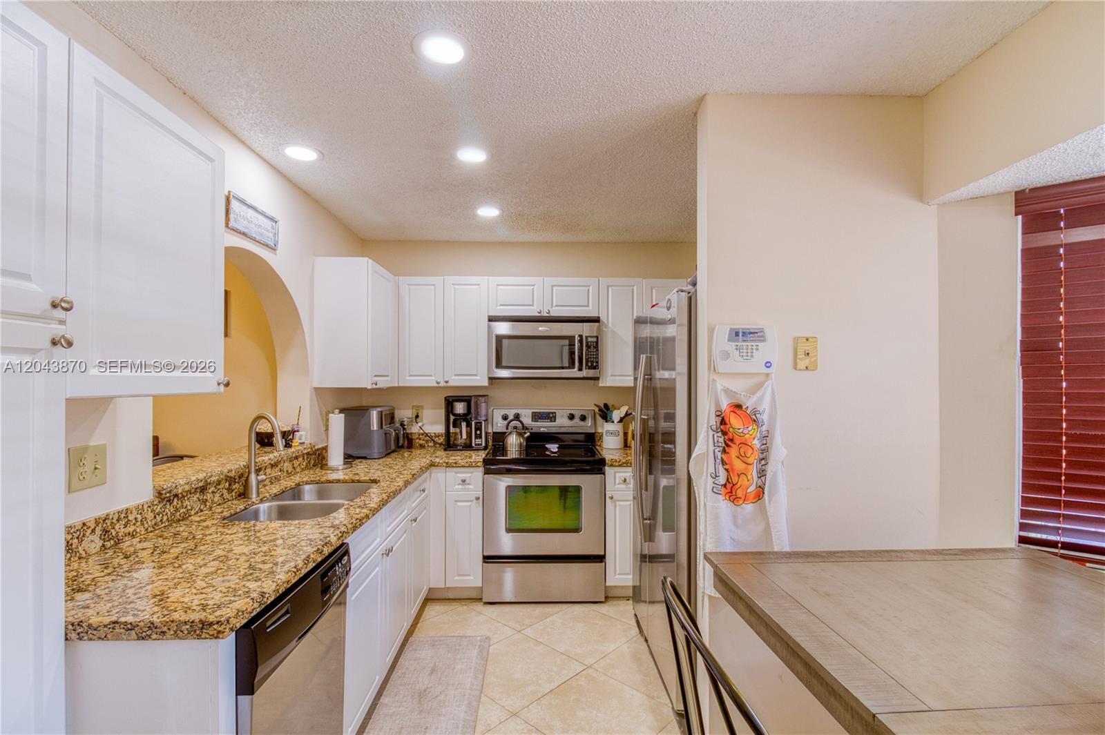 11415 Lakeview Dr # D Unit: 2-D