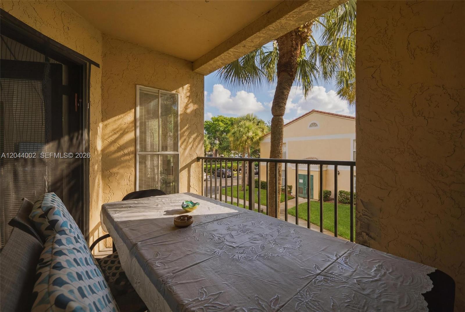 977 Riverside Dr # 220
