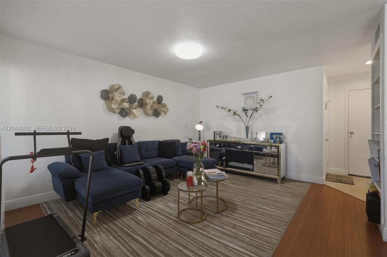 977 Riverside Dr # 220