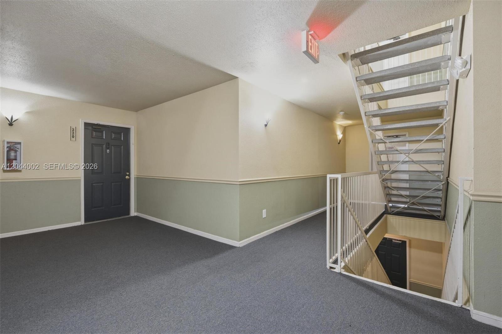 977 Riverside Dr # 220