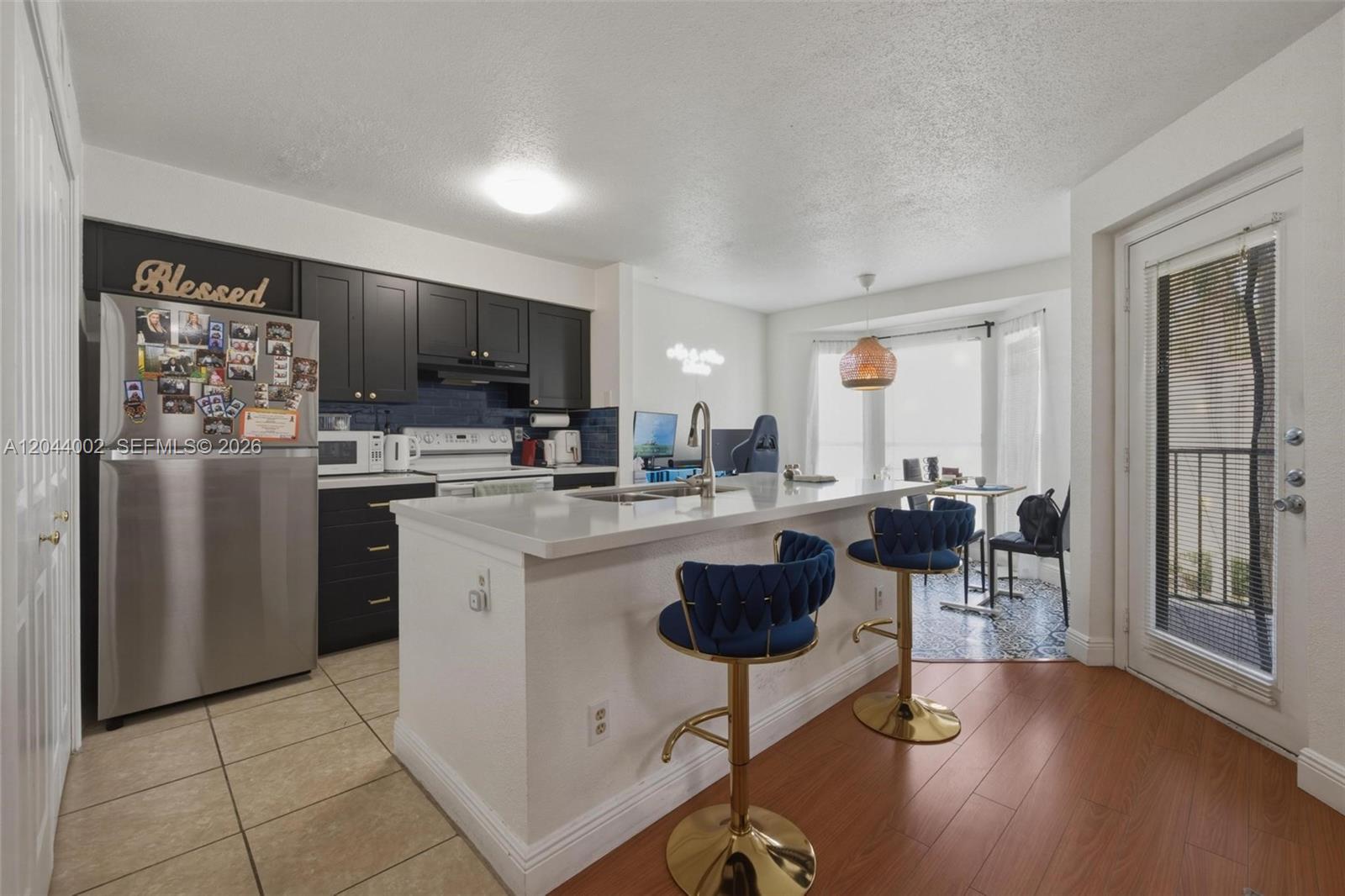 977 Riverside Dr # 220