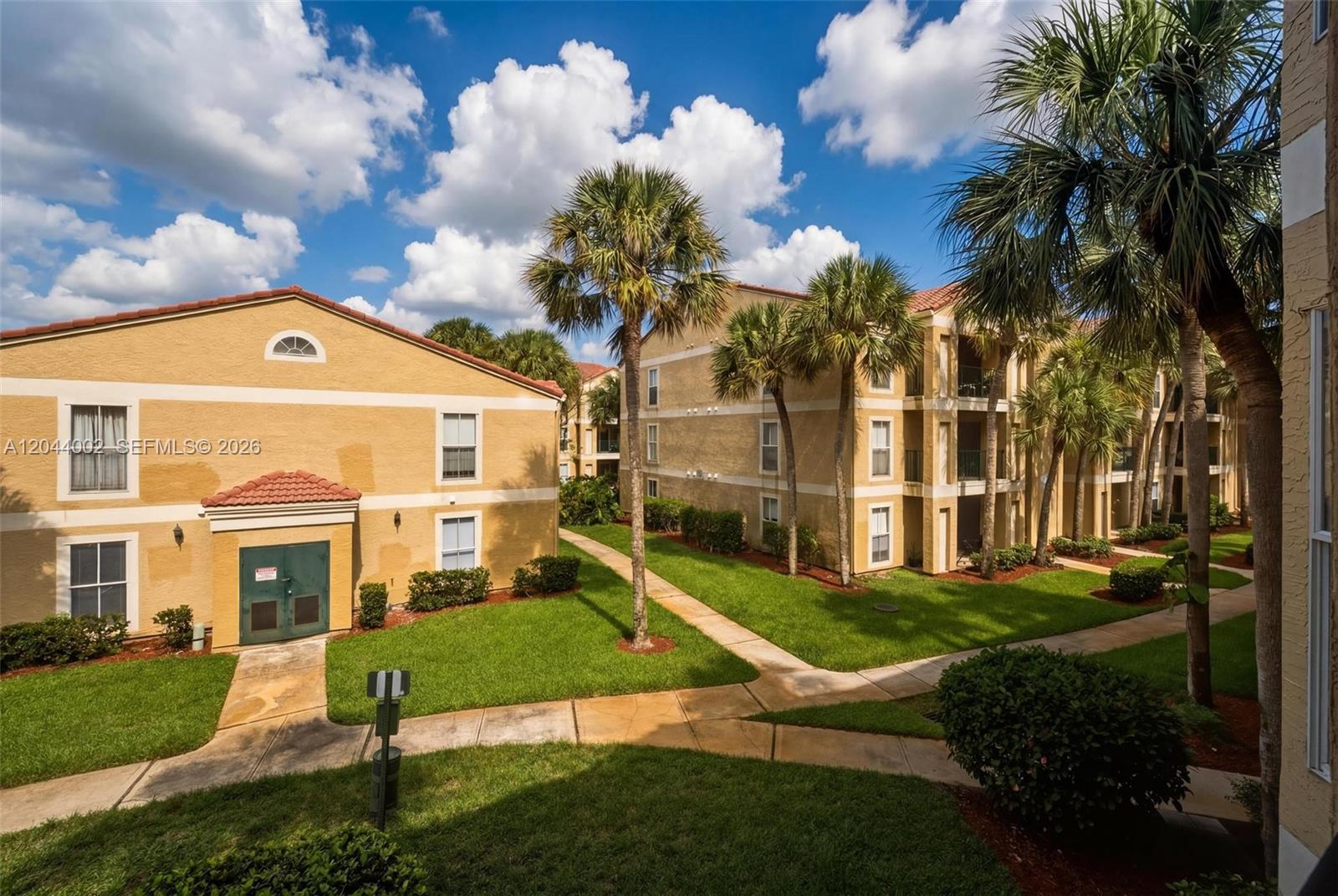 977 Riverside Dr # 220