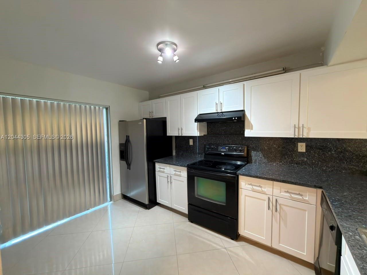 862 Crystal Lake Dr