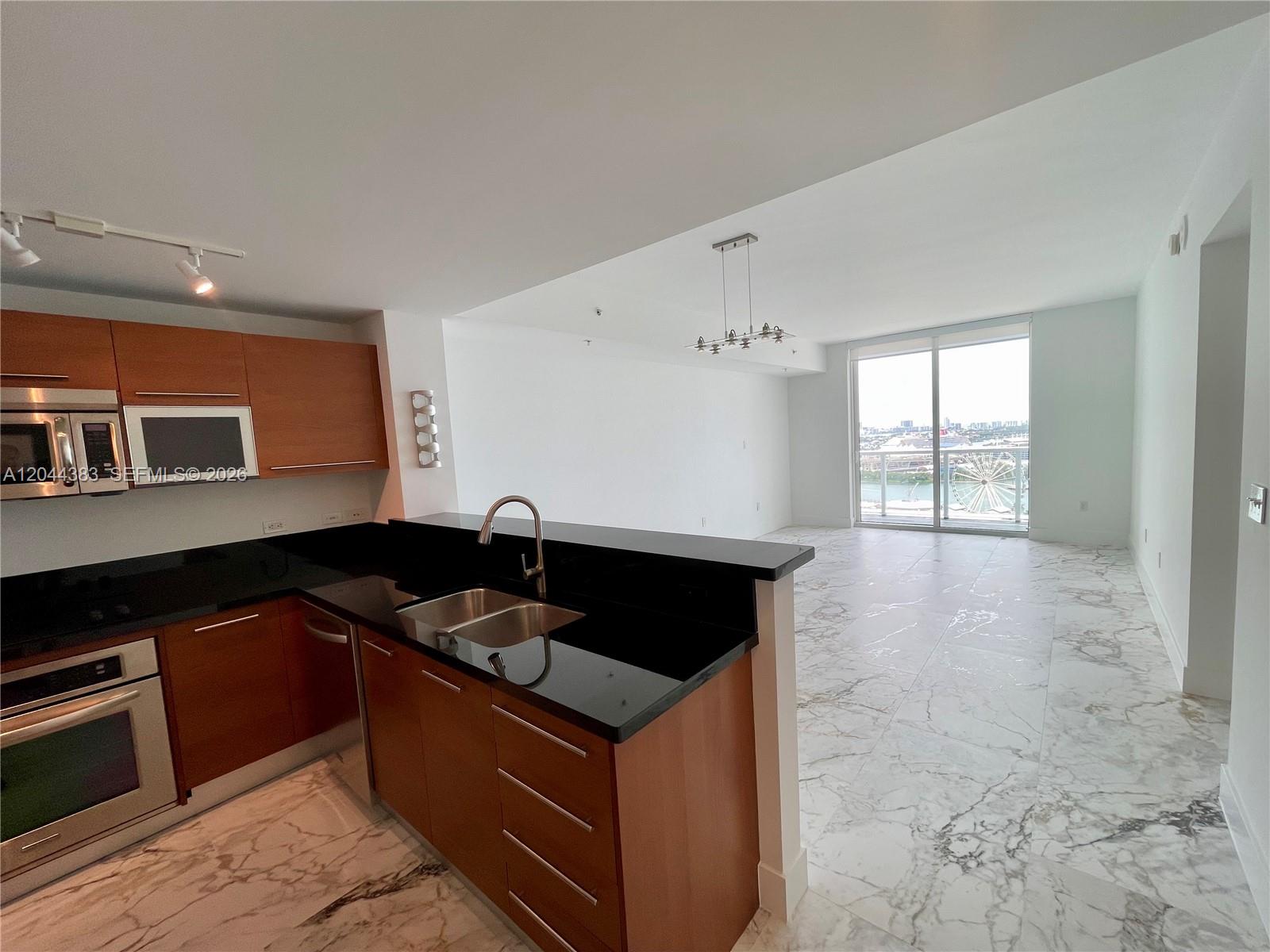 253 NE 2nd St # 2409