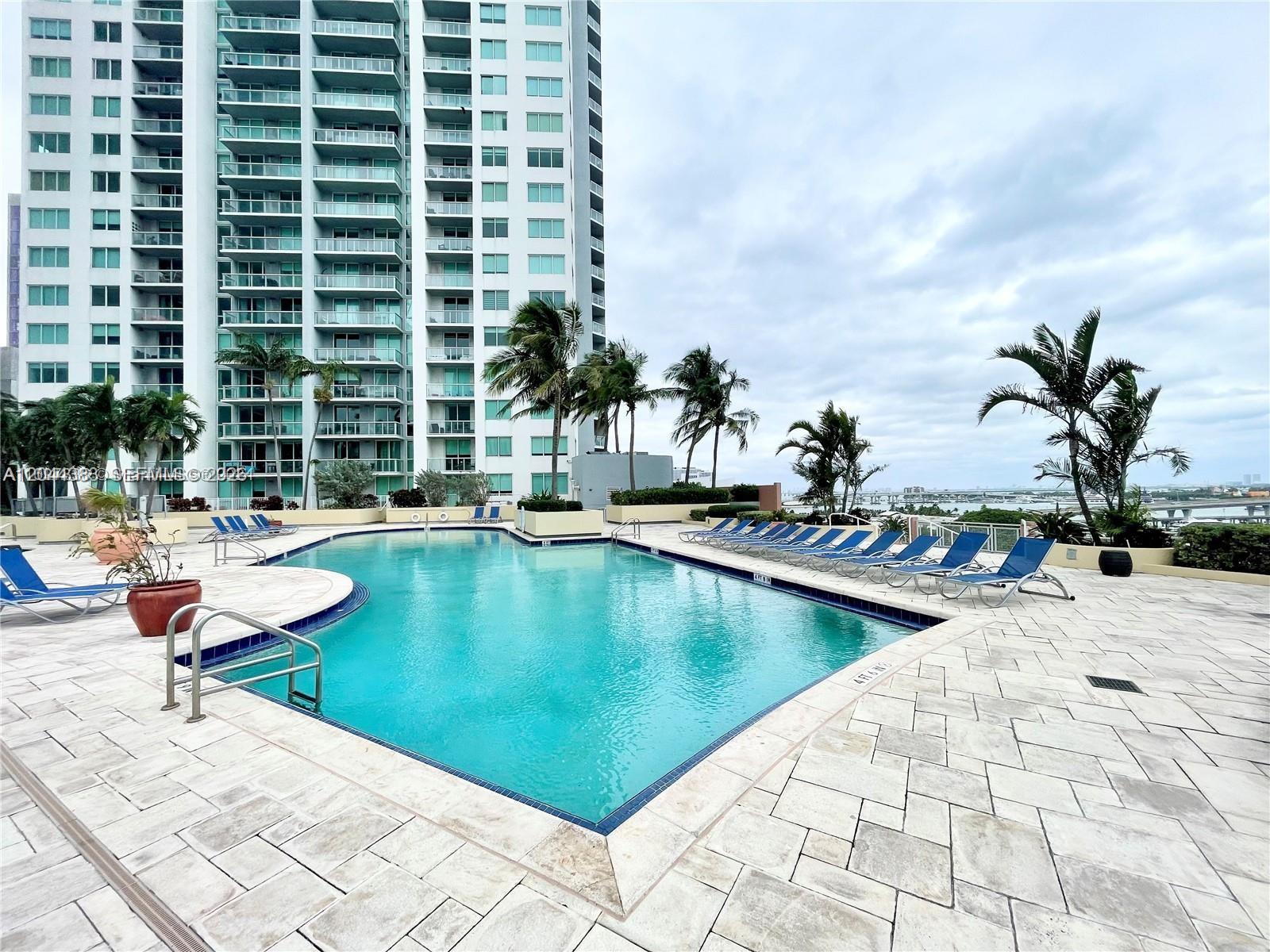 253 NE 2nd St # 2409