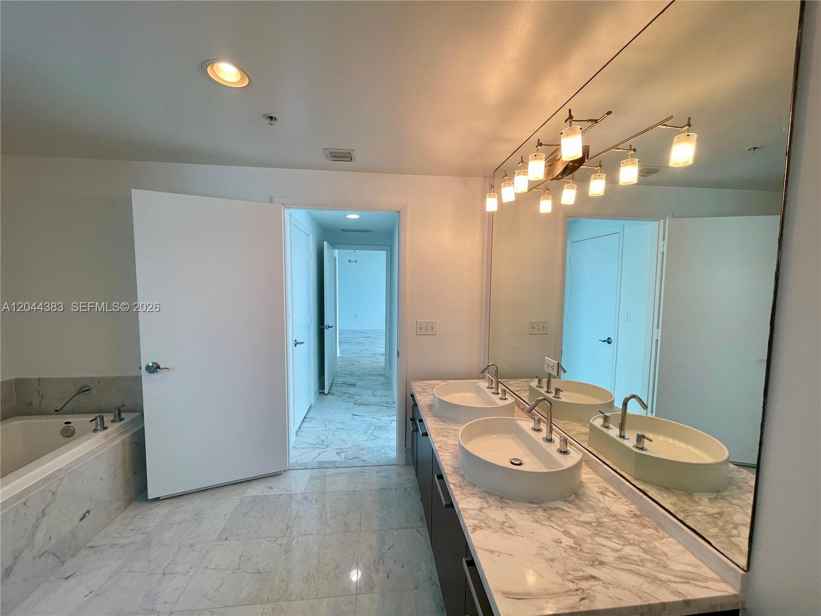 253 NE 2nd St # 2409