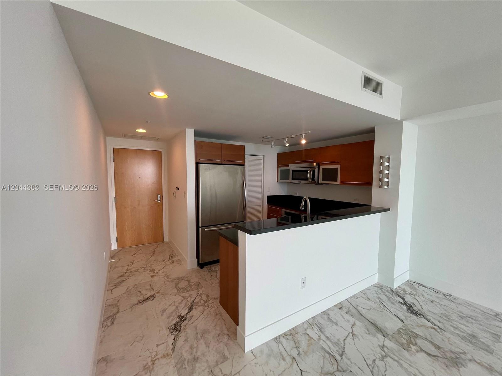 253 NE 2nd St # 2409