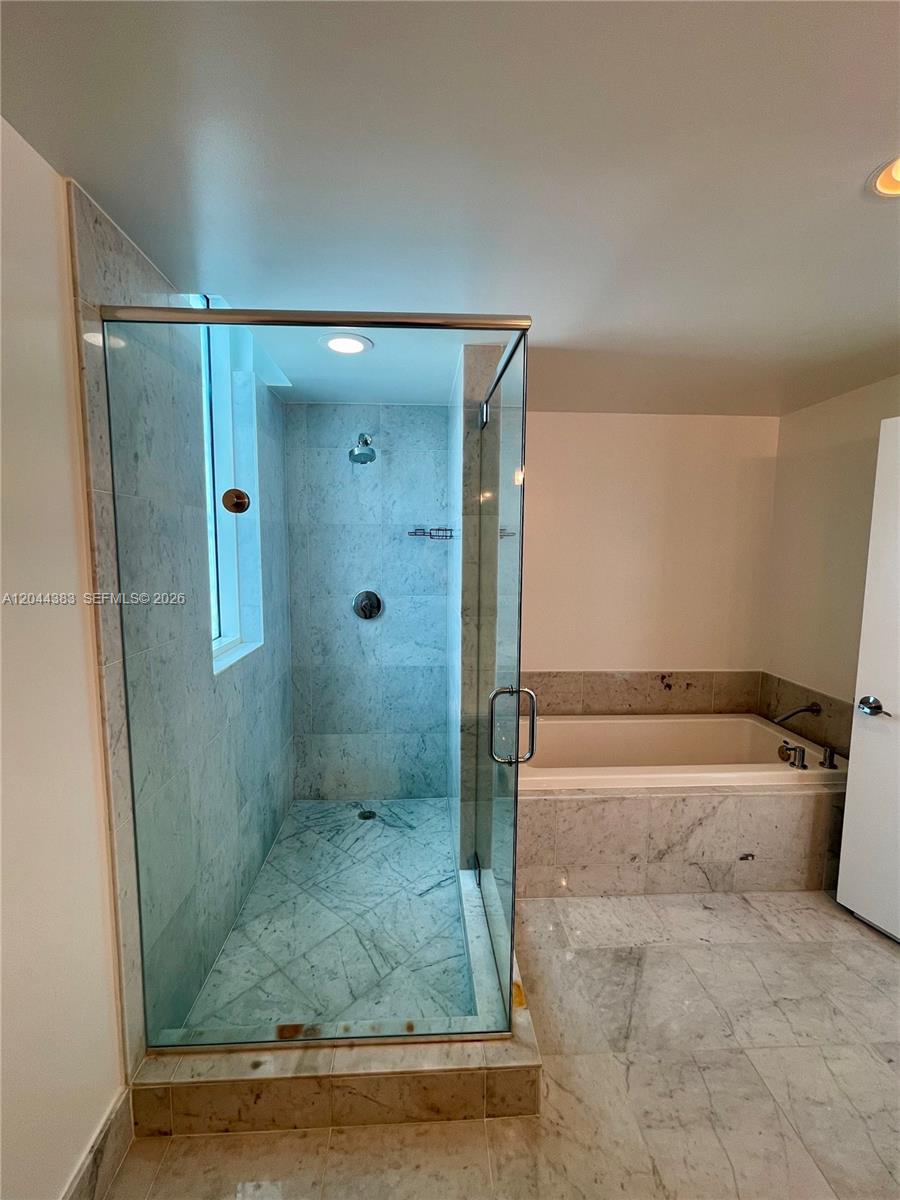 253 NE 2nd St # 2409
