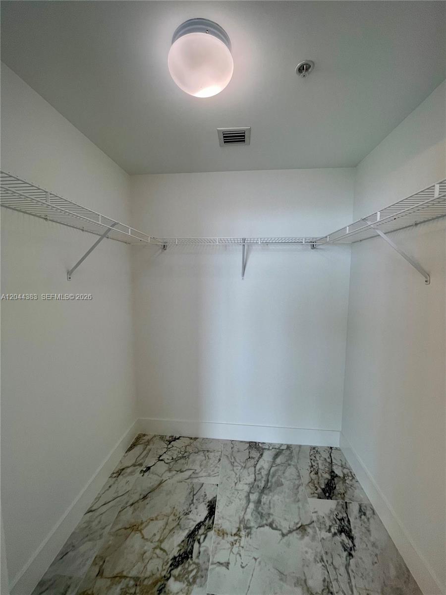 253 NE 2nd St # 2409