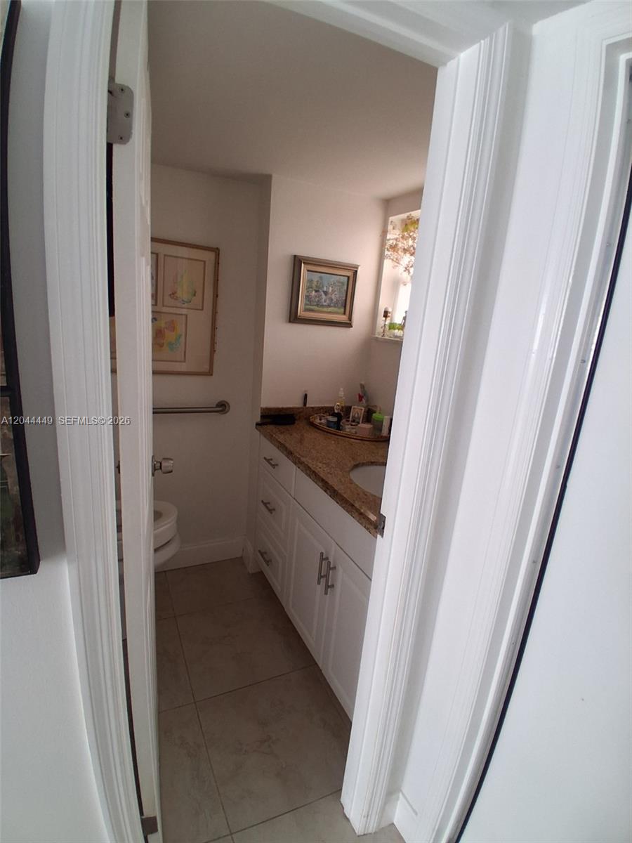 410 SE 2nd St # 307