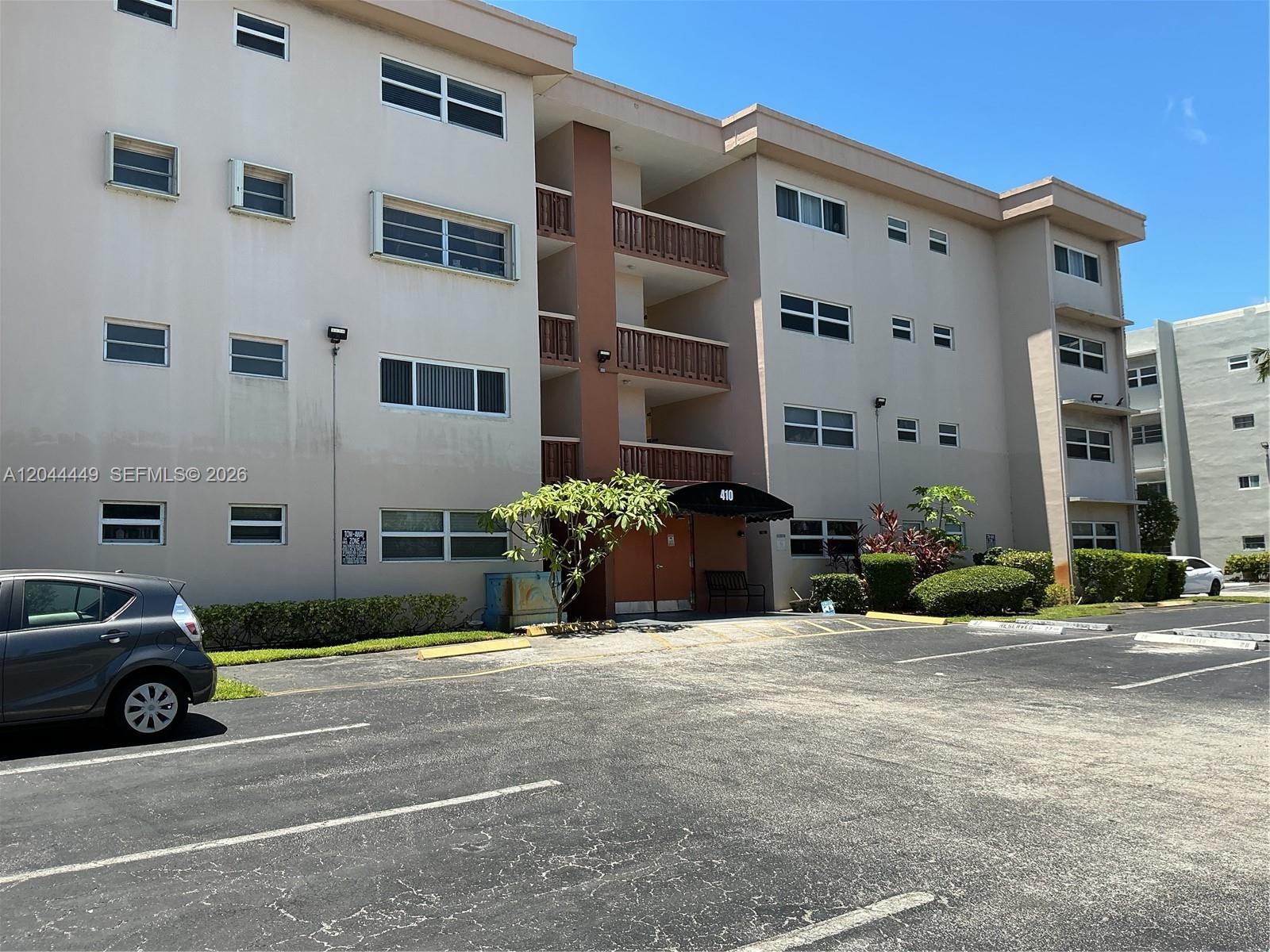 410 SE 2nd St # 307