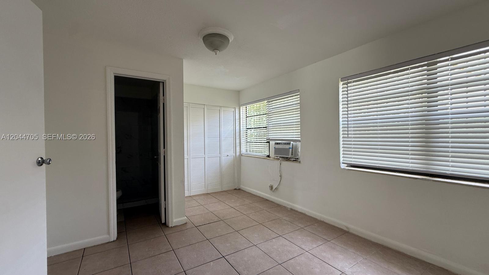 1525 NW 18th Ct