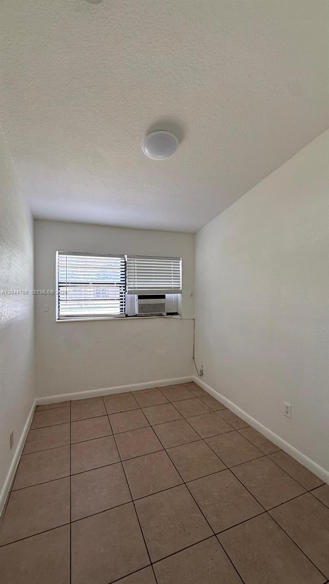 1525 NW 18th Ct