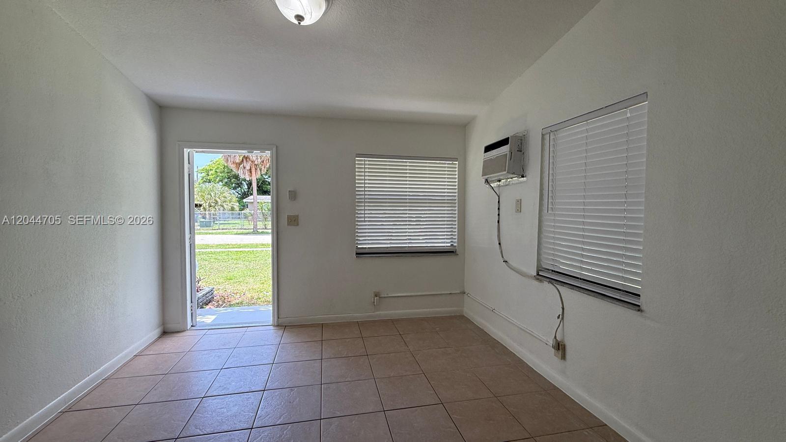 1525 NW 18th Ct