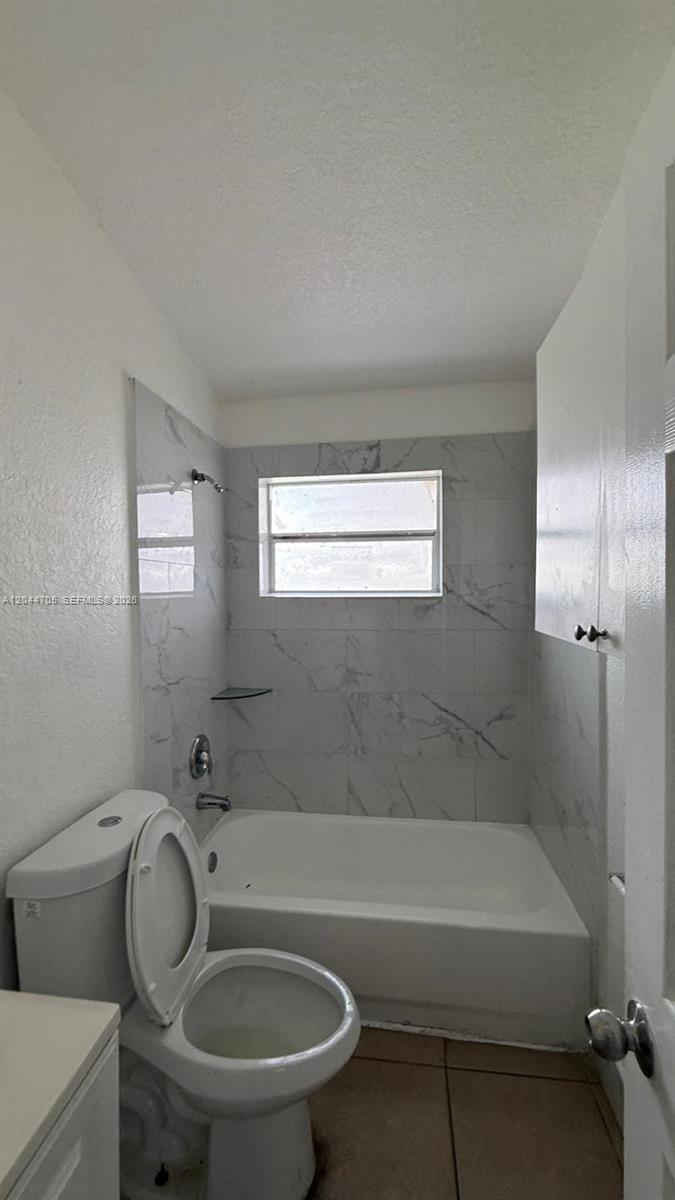 1525 NW 18th Ct