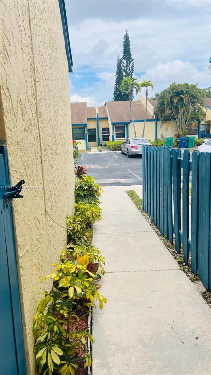 7394 NW 34th St