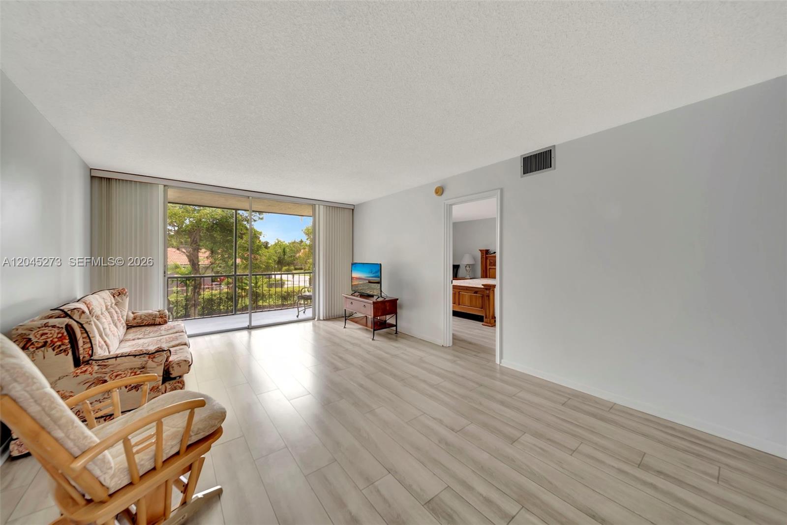 2571 Aragon Blvd # 220