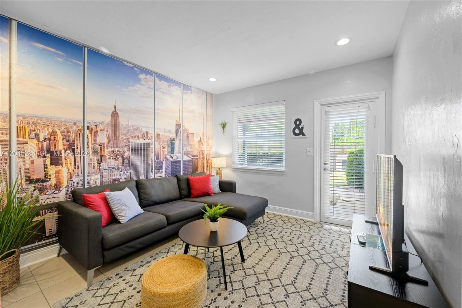 620 SW 7th St unit 1-6