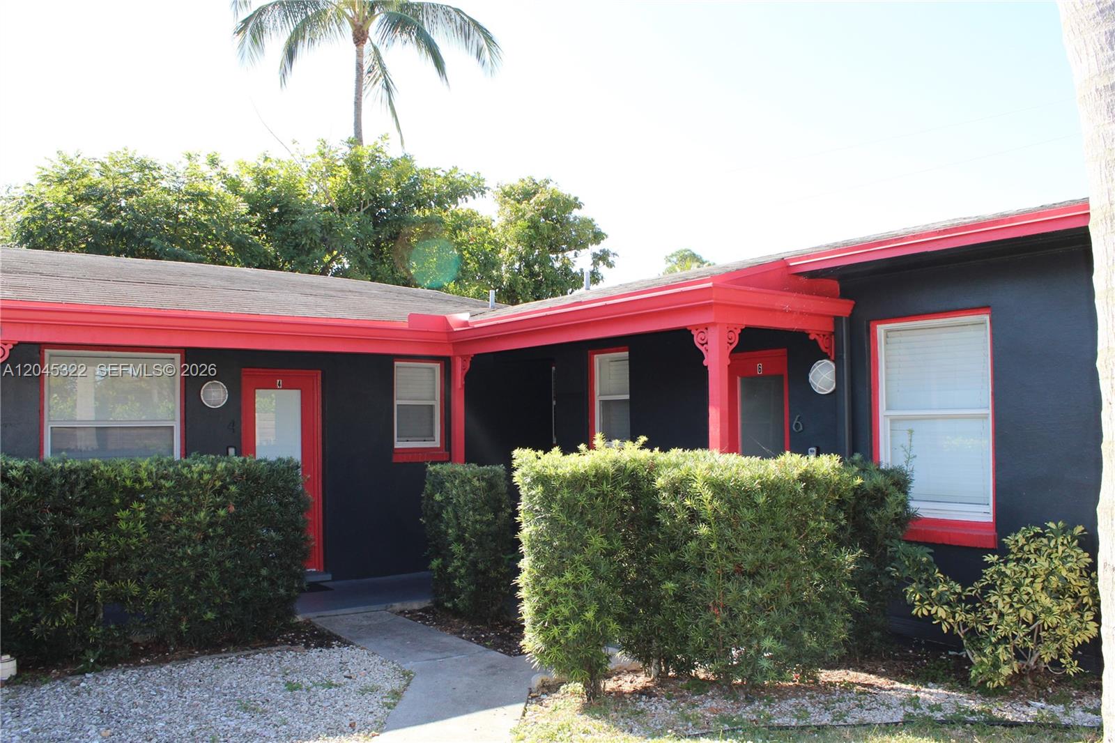 620 SW 7th St # 6 Unit: 1-6