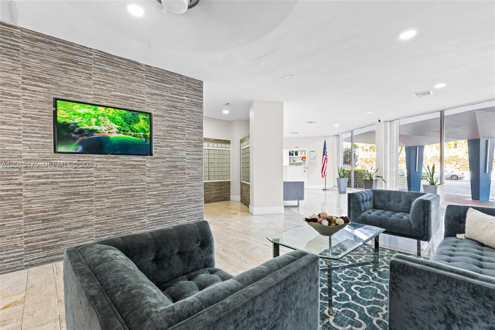 301 N Ocean Blvd # 302