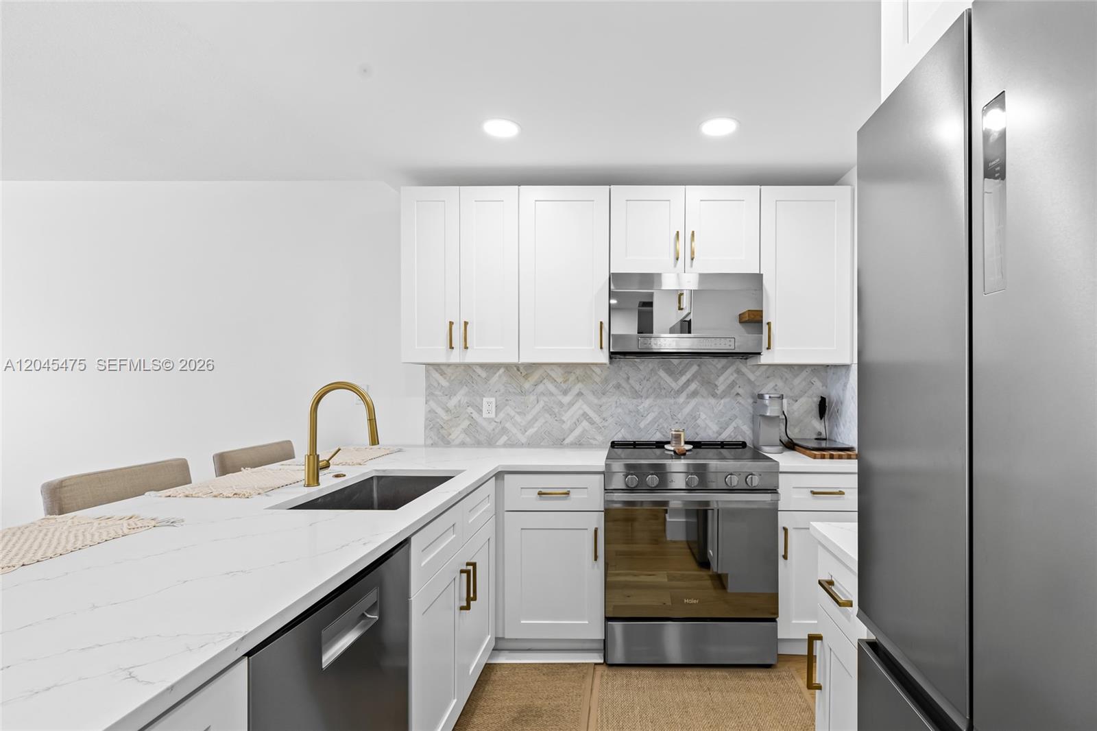 301 N Ocean Blvd # 302