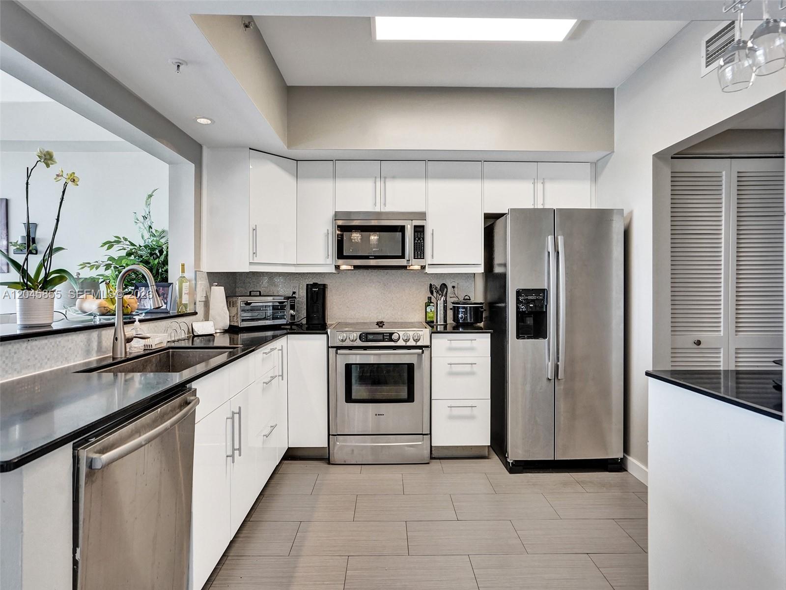 3020 NE 32nd Ave # 925