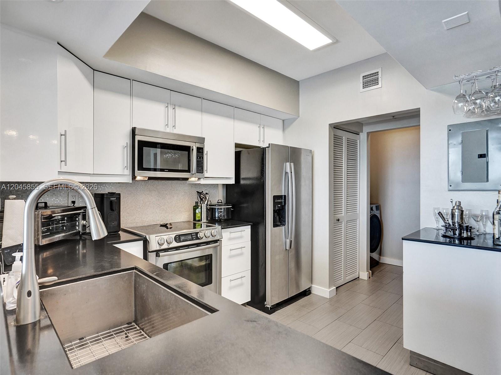3020 NE 32nd Ave # 925