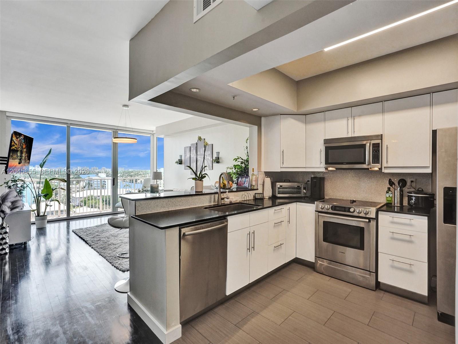 3020 NE 32nd Ave # 925